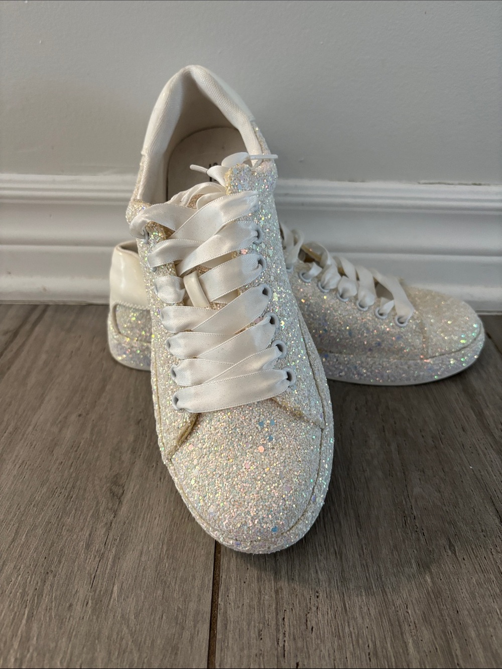 Call it Spring- women’s glittered white running shoe - Picture 2 of 5